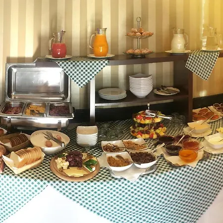 Les Jardins Carol Szálloda Bukarest