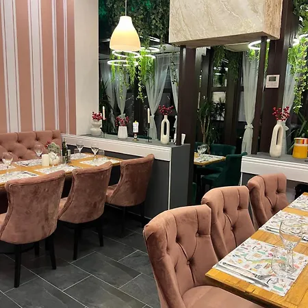 卡罗尔花园酒店