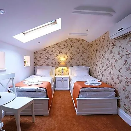 Hotel Les Jardins Carol Bucharest