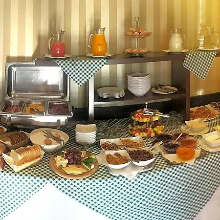 Les Jardins Carol Hotel