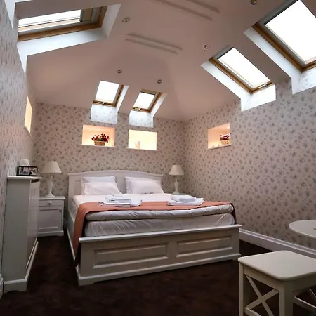 Les Jardins Carol Szálloda 4*