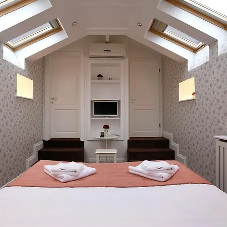 Les Jardins Carol بوخارست