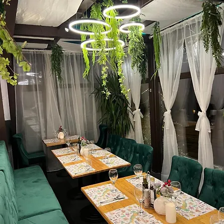 Les Jardins Carol Hotel 4*