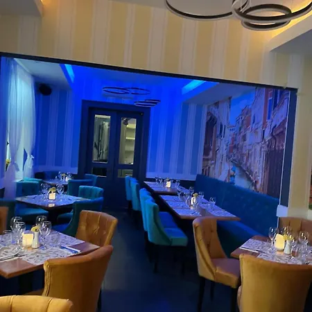 Les Jardins Carol Hotel