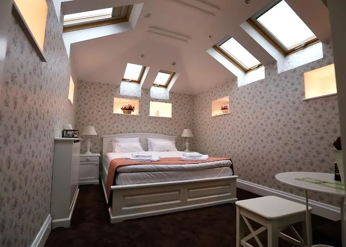 Les Jardins Carol Hotel 4*