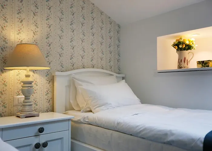 Hotel Les Jardins Carol