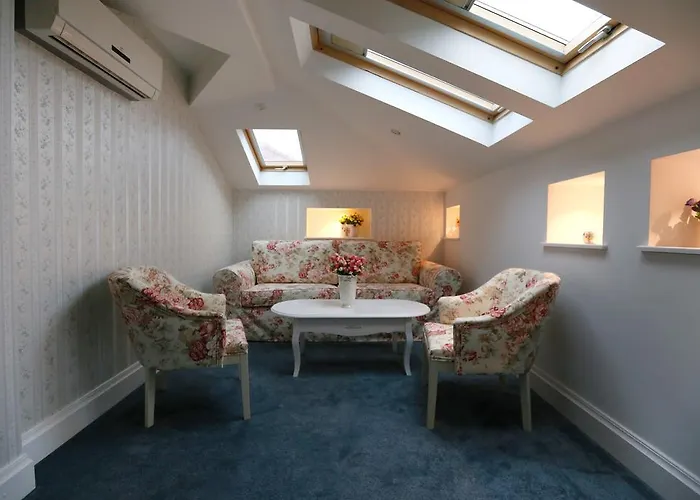 Hotel Les Jardins Carol 4*