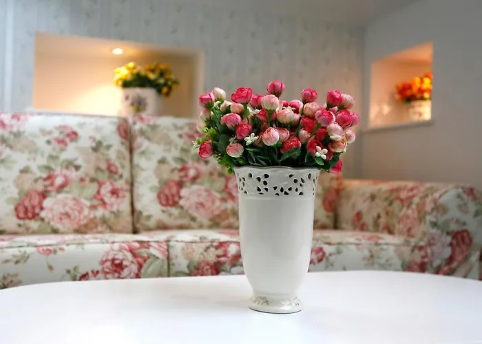 Les Jardins Carol Hotel